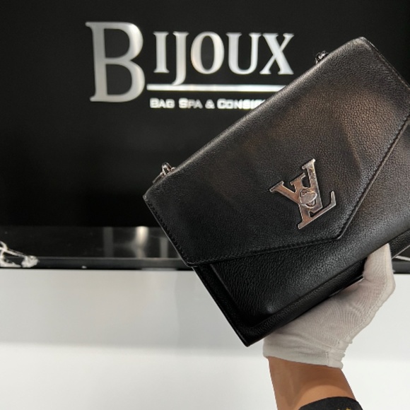 MyLock Me Shoulder bag - Picture 1 of 11